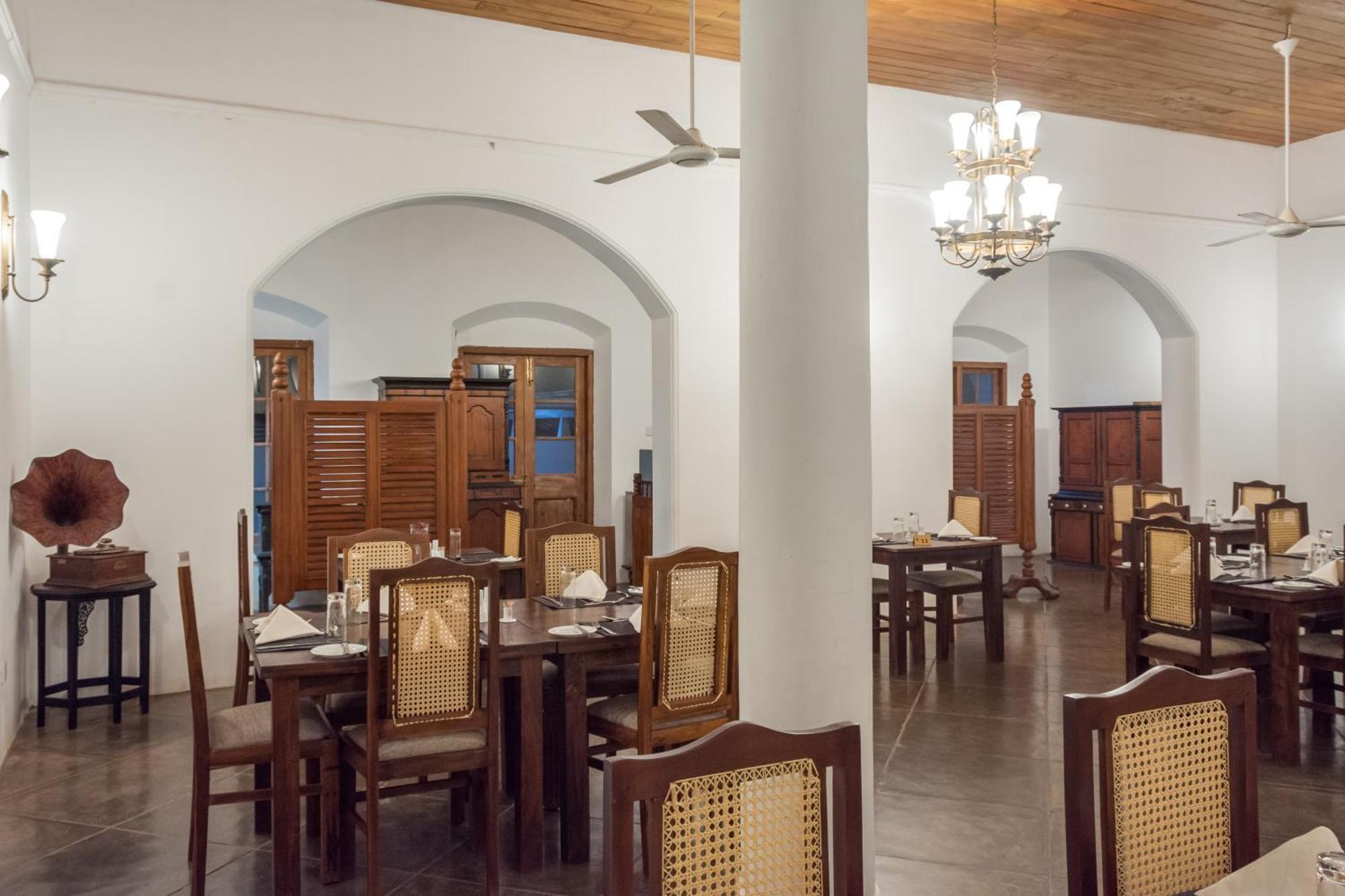 The Sanctuary At Tissawewa Hotell Anuradhapura Exteriör bild