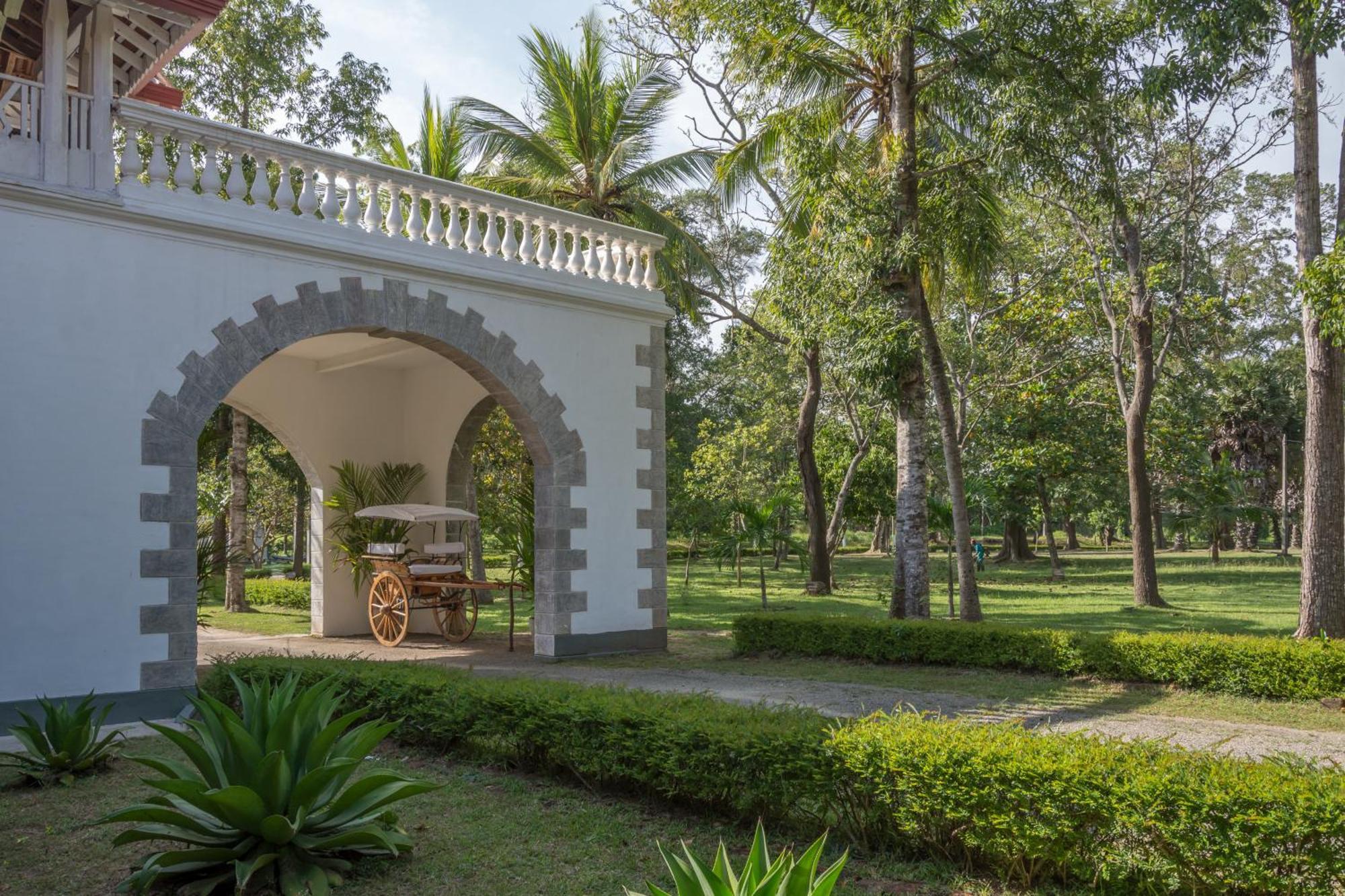 The Sanctuary At Tissawewa Hotell Anuradhapura Exteriör bild